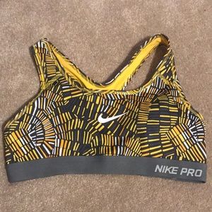 Like new Nike Pro padded sports bra